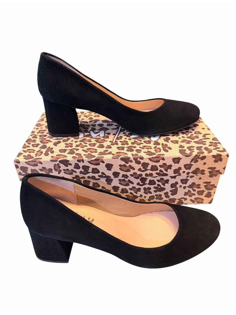 French Sole Trance Women’s 8 Classic Black Suede 2.5” Block Heel Pumps NEW